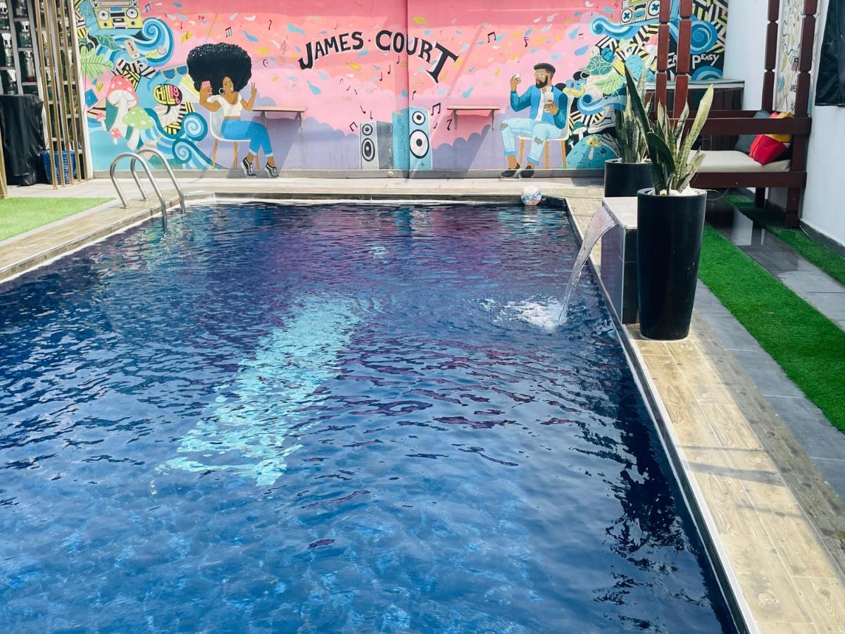 James Court Hotel & Luxury Apartments 레키 외부 사진