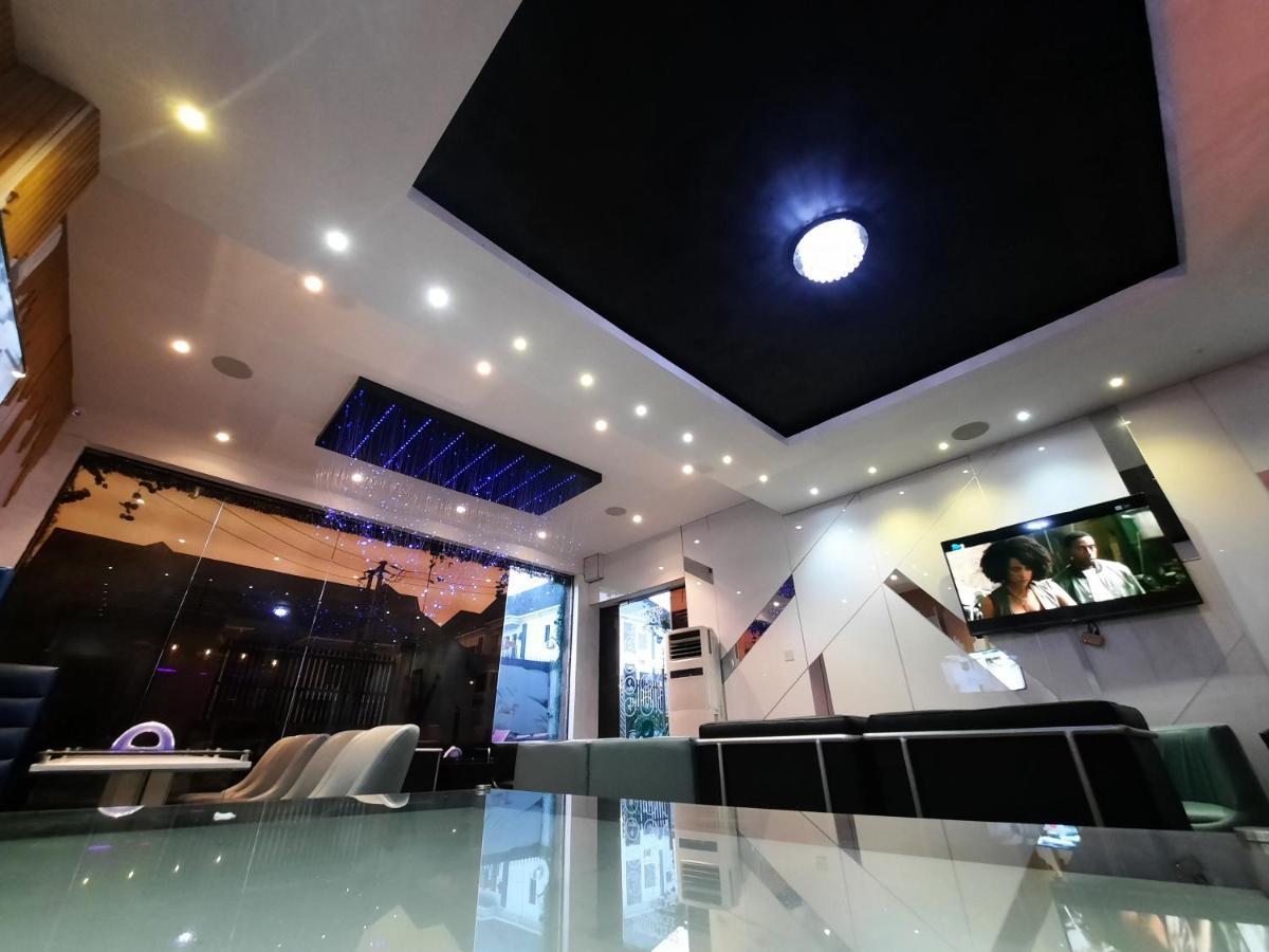 James Court Hotel & Luxury Apartments 레키 외부 사진