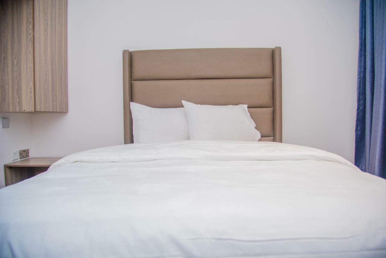 James Court Hotel & Luxury Apartments 레키 외부 사진